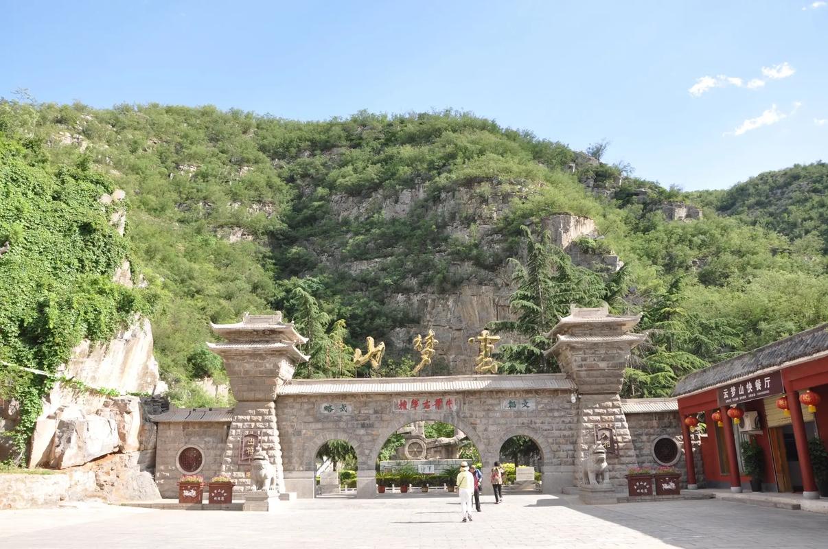 鹤壁旅游景点何处为宜，可供游客畅游？，- 鹤壁旅游佳处何在，有哪些特色景点？