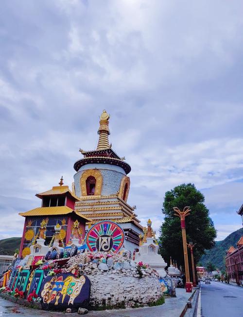  川西三日游，有哪些必去的旅游景点？，- 计划川西三日游，哪些景点值得推荐？