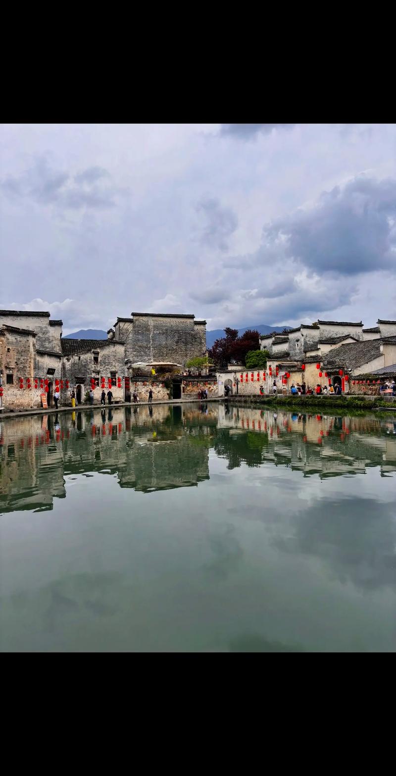 风格一，好奇探秘型，安徽哪些乡村旅游城市堪称最佳，有何独特魅力？，究竟安徽哪座乡村旅游城市能拔得头筹，值得探寻？，安徽最佳乡村旅游城市是哪里，藏着怎样奇妙风光？，风格二，寻求推荐型，想游安徽乡村，哪个城市最佳，求靠谱推荐呀？，安徽乡村旅游，哪座城市最佳，盼行家来指引！，欲寻安徽乡村旅游佳处，哪座城市最佳，望告知！，风格三，对比探讨型，安徽诸多乡村旅游城市，哪个最佳，对比见分晓？，安徽乡村旅游城市众多，究竟谁才是最佳之选？，安徽各乡村旅游城市争艳，哪个堪称最佳呢？