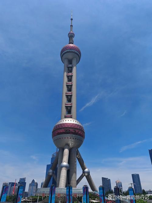 文艺风，- 上海旅游景点三日游，究竟有哪些不容错过的绝佳去处？，- 探寻上海之美，三日游该打卡哪些别具风情的景点呢？，活泼风，- 哇塞！上海旅游景点三日游，好玩的地方都藏在哪儿呀？，- 嘿！上海三日游，超有趣的旅游景点都有啥呀？，正式风，- 上海旅游景点三日游，值得推荐的景点具体是哪些？，- 关于上海旅游景点三日游，有哪些特色景点可供推荐？