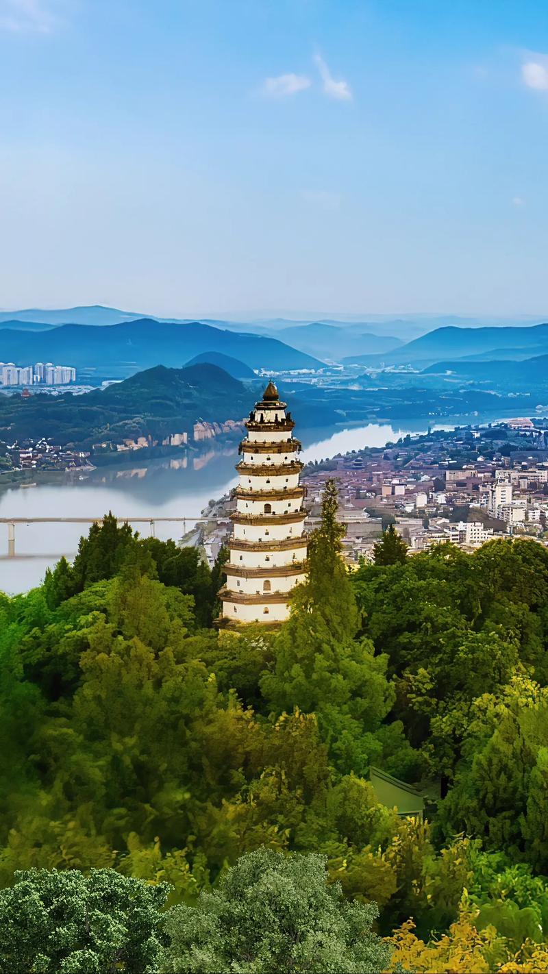 阆中，中国旅游城市的璀璨明珠
