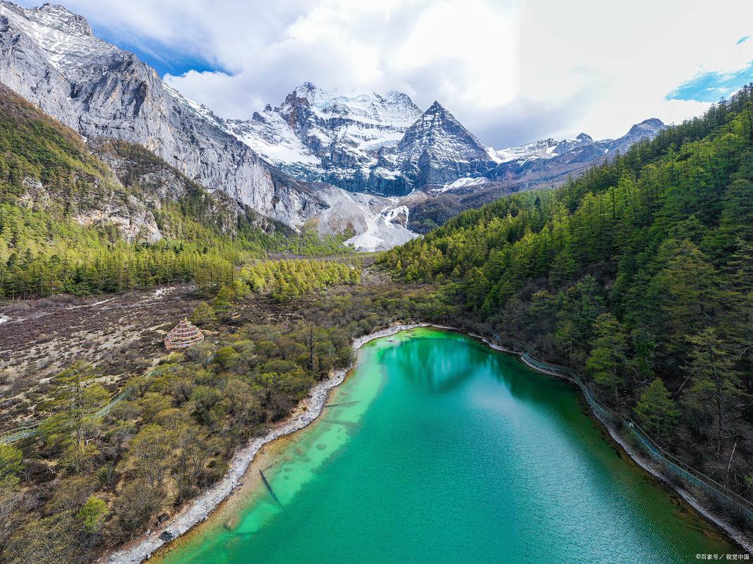 漫步天地间，探寻世间绝美旅游风光