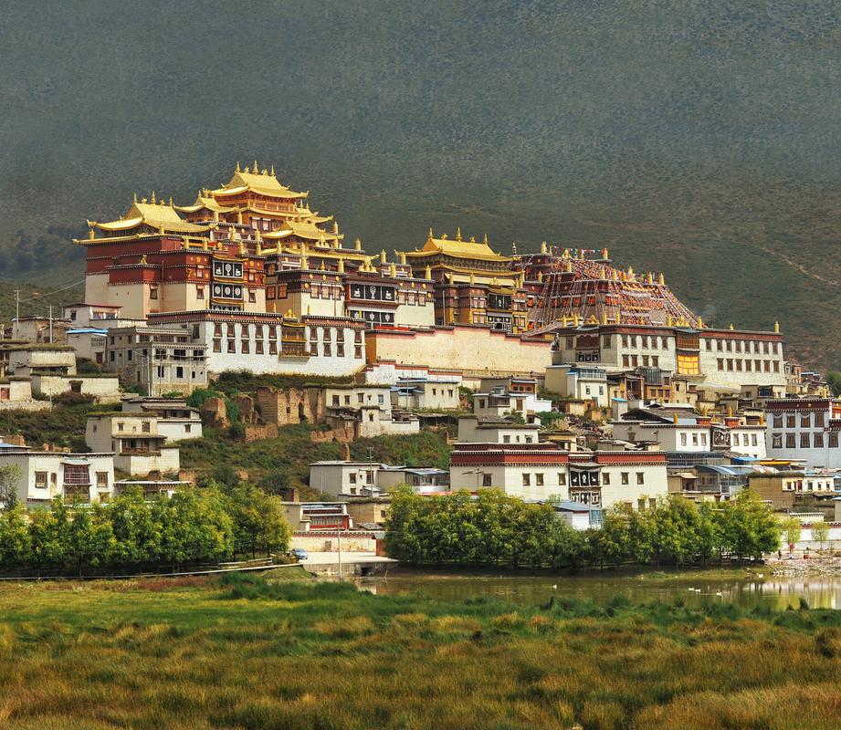 旅游景点迪庆哪里好玩儿的