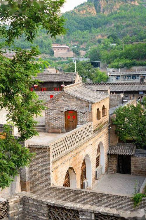 临县旅游景点哪里好玩的