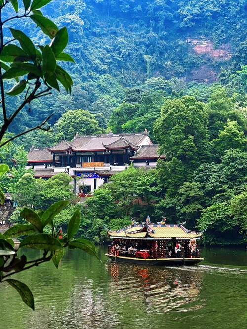 四川附近有啥旅游景点