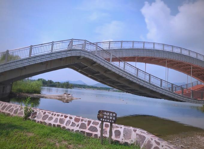 龙泉湖旅游景点哪里好玩一点